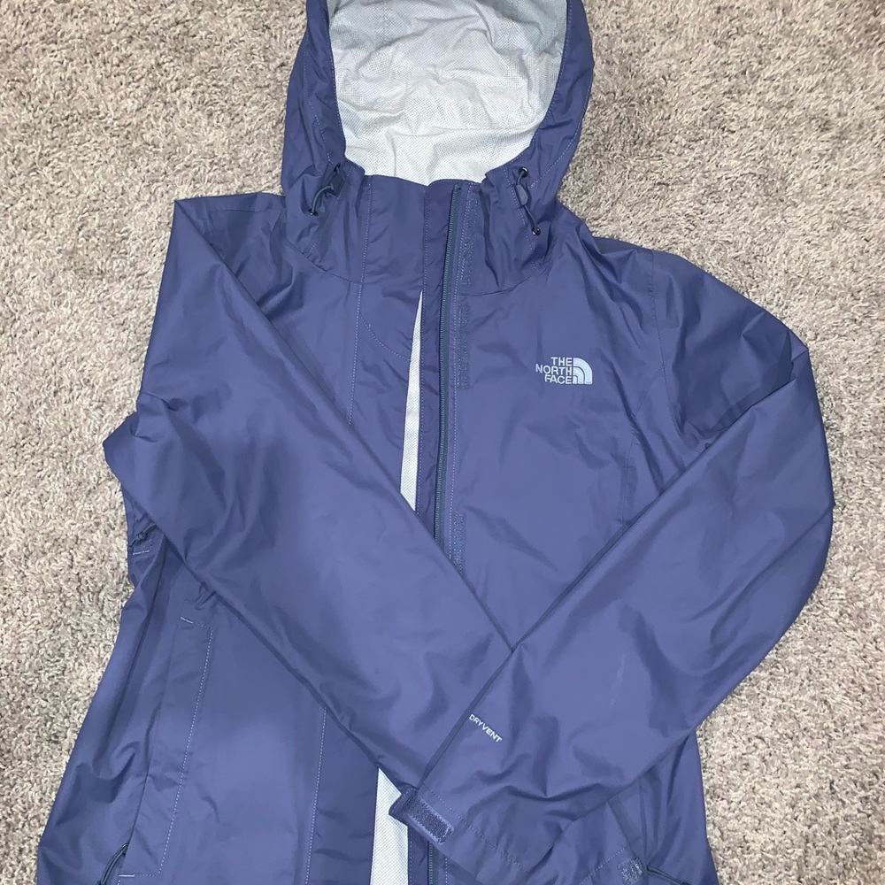 Women’s north face dry vent rain coat
Dusty Blue